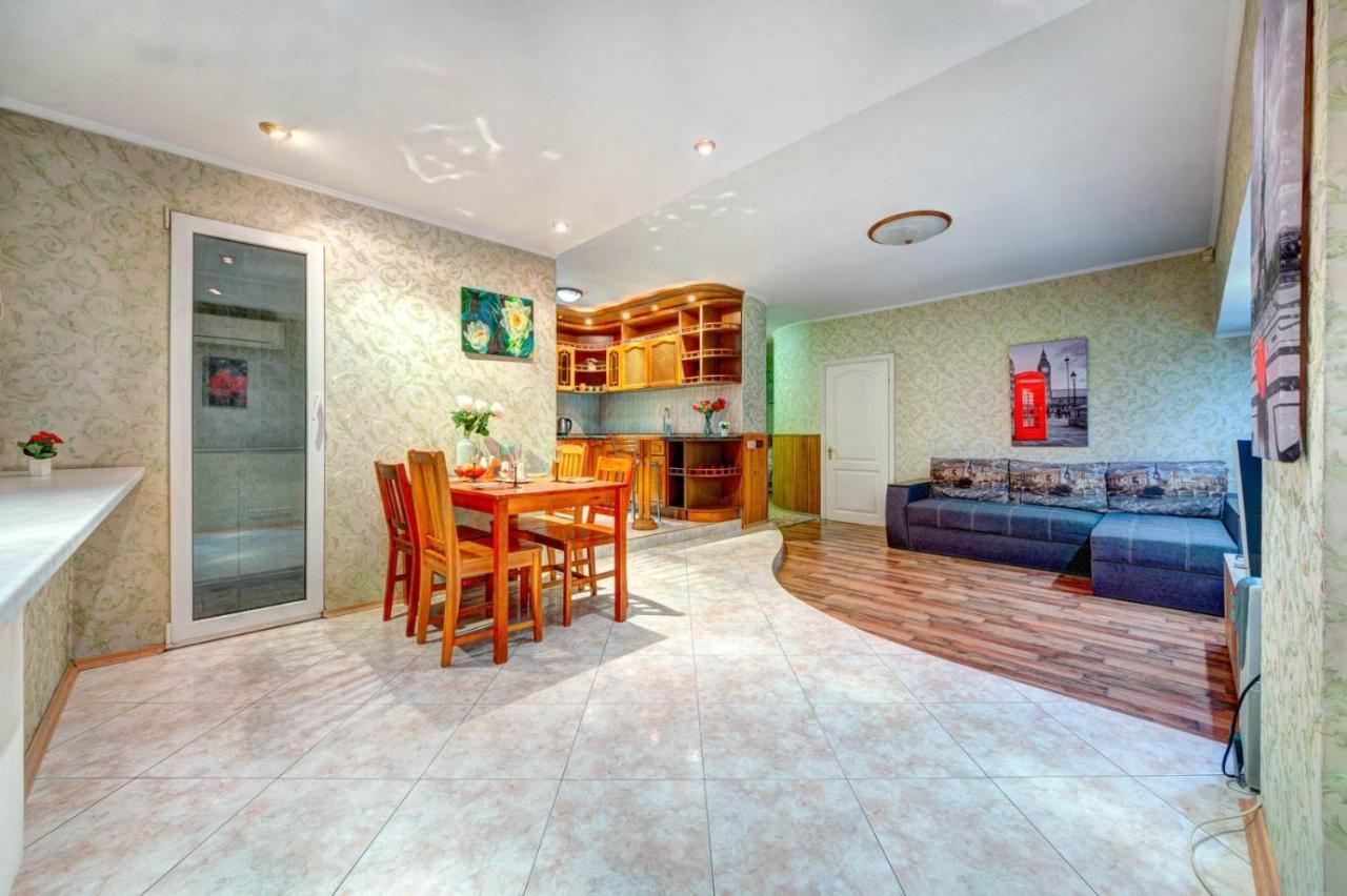 Apartments Of Bogdan Khmelnitsky Kiev Esterno foto